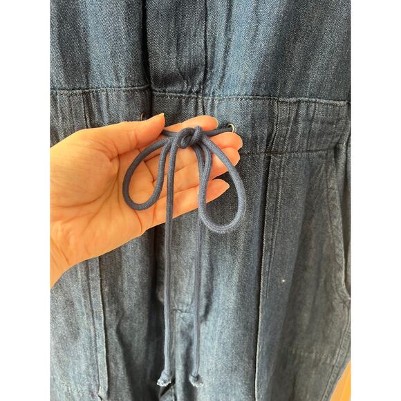 NWT Levi’s Denim Utility Jumpsuit Size L Adjustable Waist 27” Inseam - Picture 7 of 16